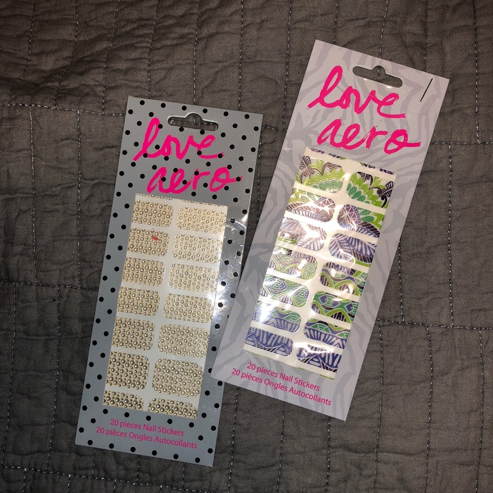 Love Aero Stick on Nails